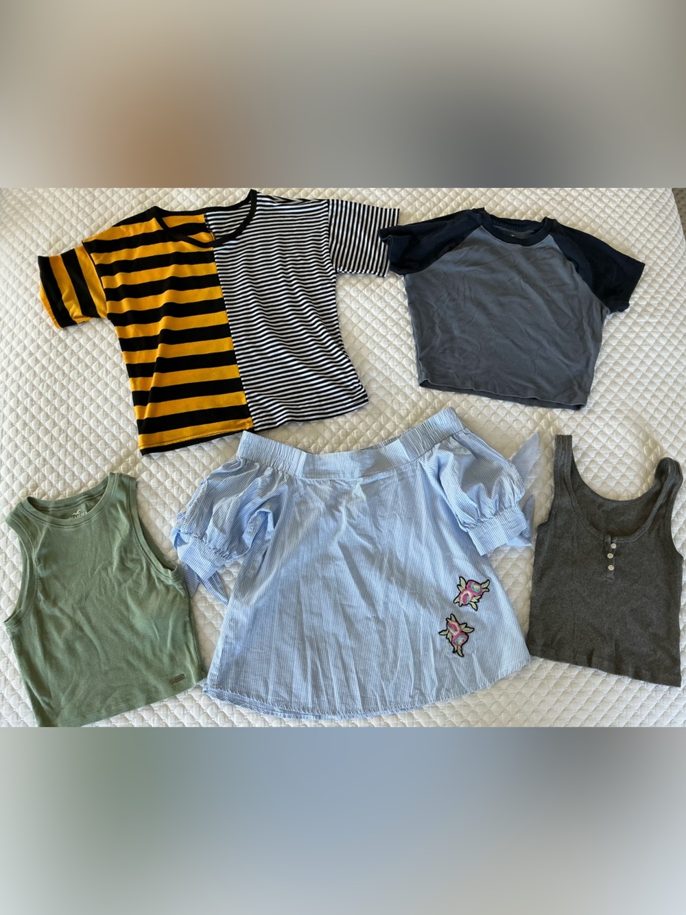 Bundle of Assorted Cropped Tank Tops Tees x 5 S-M